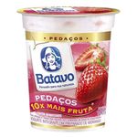 iogurte-com-pedacos-de-fruta-morango-batavo-s